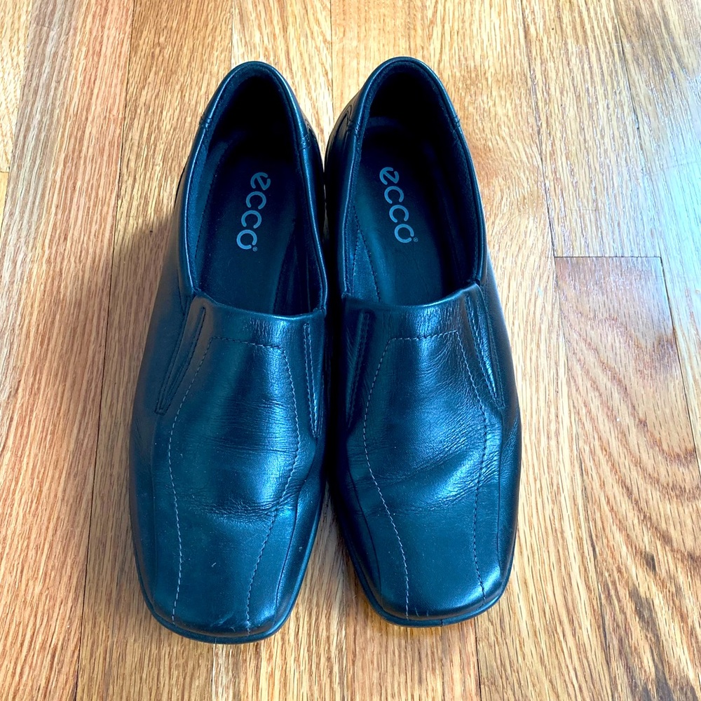 Ecco Black Leather Women’ Loafer Shoe Size 37(6.5)